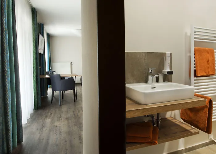 Zum Gruenen Baum فندق *