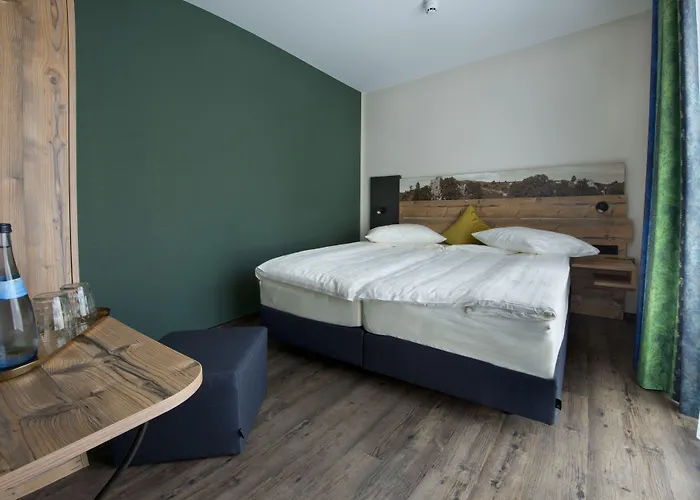 فندق Zum Gruenen Baum *